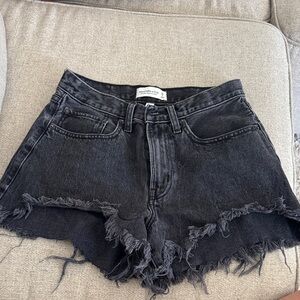Abercrombie & Fitch Black Curve Love Mid Rise Boyfriend Short Size 26/2